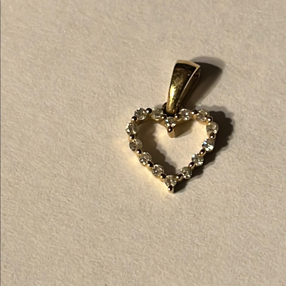 14k Gold Heart Pendant With Diamonds